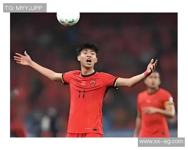 徐彬与女友伦敦眼打卡甜蜜瞬间女友鼓励他专心踢球我会全力支持